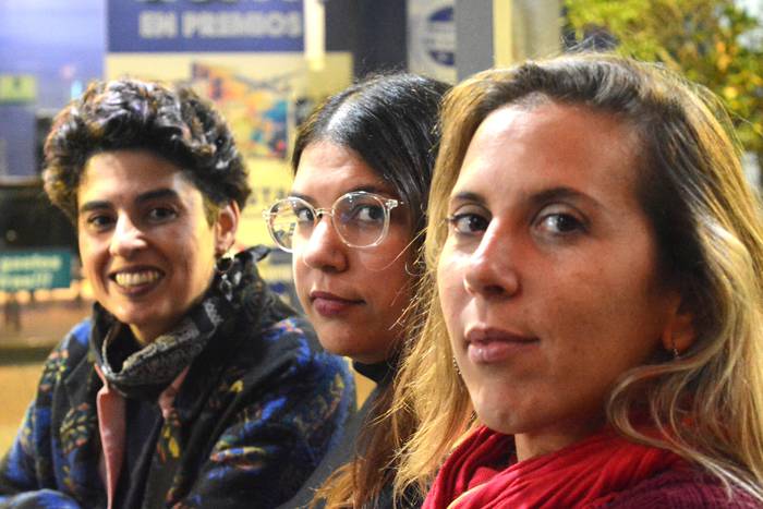 Chiara Fraschini, Eugenia Rodríguez y Fernanda Brena, del colectivo Pandora. · Foto: Virginia Martínez  Díaz