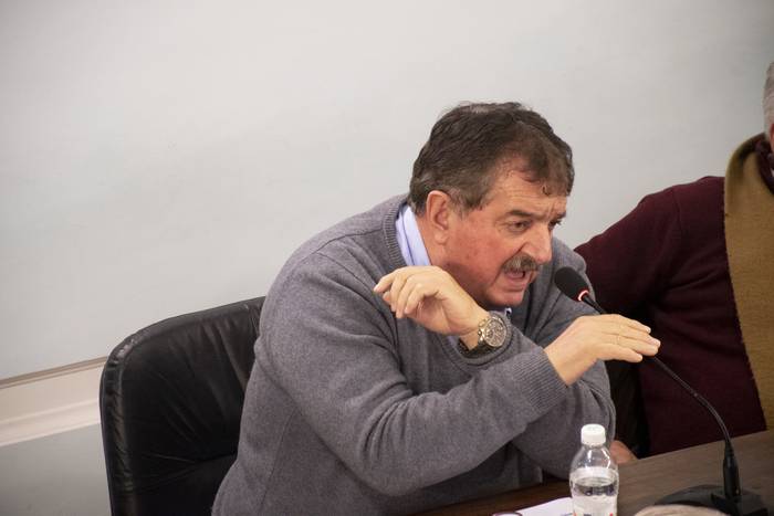 Julio Basanta, durante una sesión de la Junta Departamental de Colonia (archivo, abril de 2022). · Foto: Ignacio Dotti