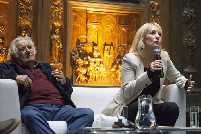 José Mujica y Carolina Cosse, durante el informe mundial de Las Voces de Emaus en el marco de la Asamblea Mundial de EMAUS (archivo, mayo de 2022). · Foto: Alessandro Maradei