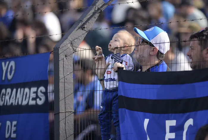 Hinchada de Liverpool (archivo). · Foto: Alessandro Maradei