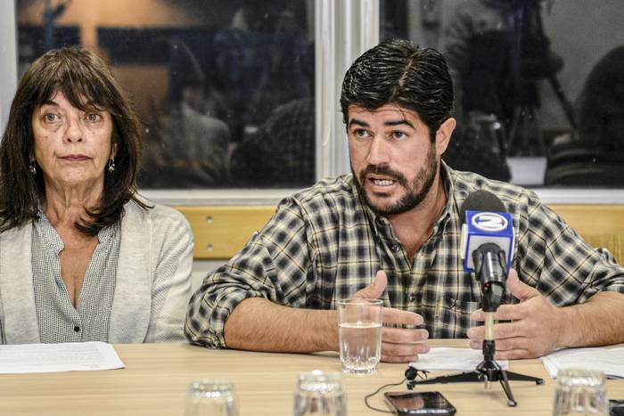 Silvana Amorosoy Leonardo Delgado, durante la conferencia de prensa en la Junta Departamental de Maldonado.(Archivo, mayo de 2022) · Foto: Natalia Ayala