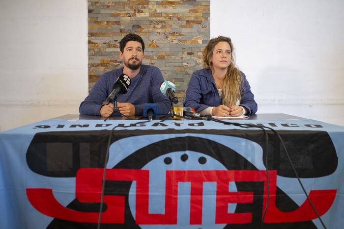 Florencia Leymonie y Martín Soffia, en conferencia de prensa en Sutel (archivo, junio de 2022). · Foto: .