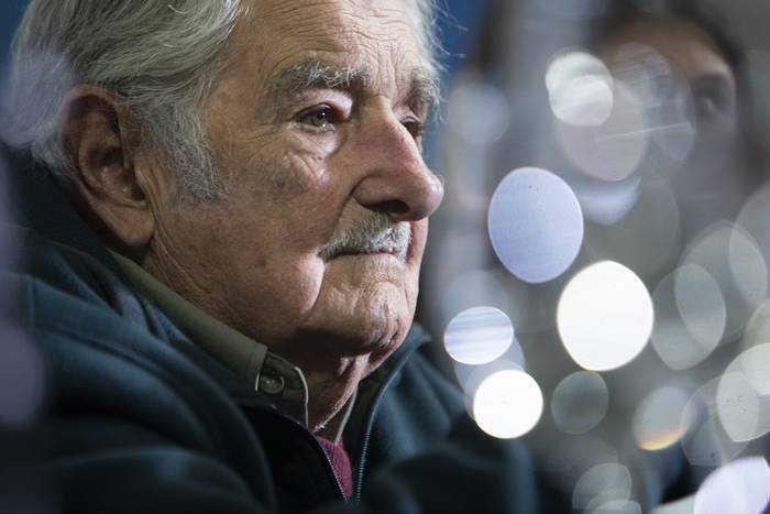 José Mujica, durante la actividad en el local de la Sociedad Italiana de San José de Mayo, el 17 de junio , durante las recorridas del Frente Amplio bajo la consigna El Frente te escucha. · Foto: Ernesto Ryan