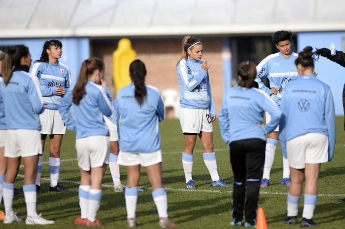 Entrenamiento de la selección de fútbol femenino (archivo, junio de 2022). · Foto: Alessandro Maradei