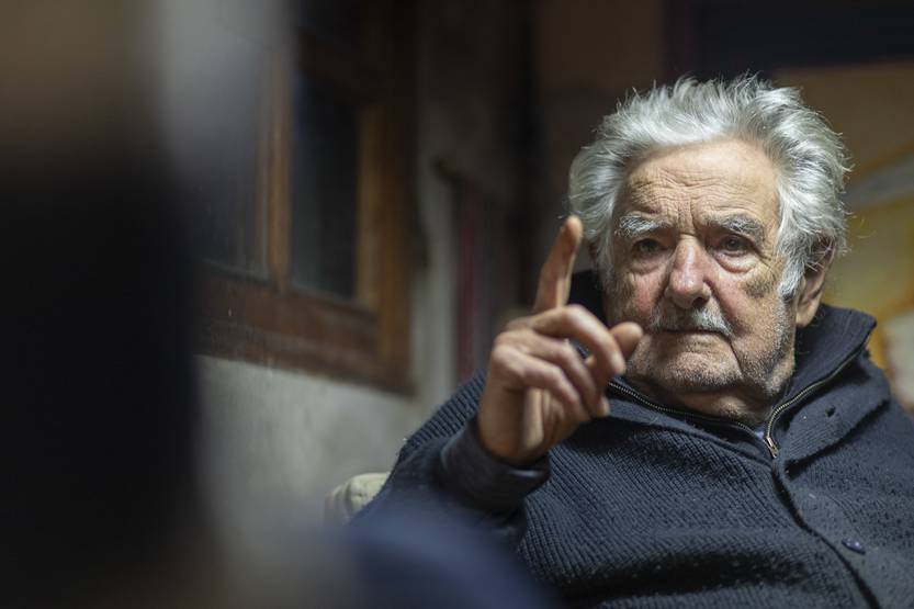 20'220625 p10 mujica 2