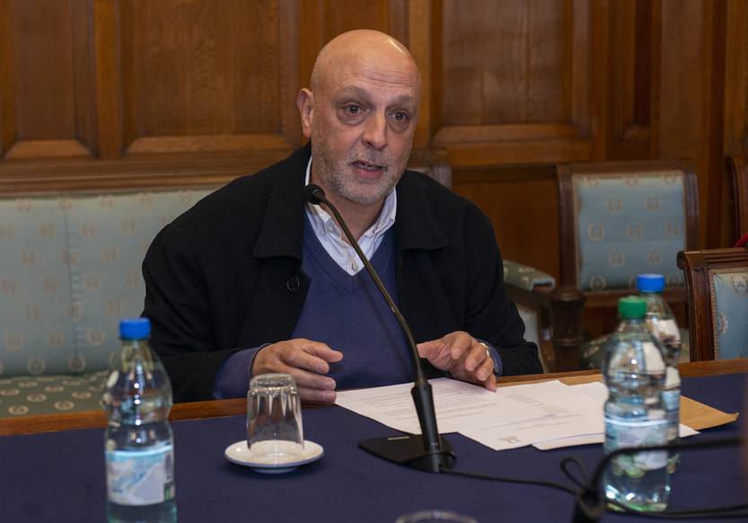 20220623 radi en parlamento