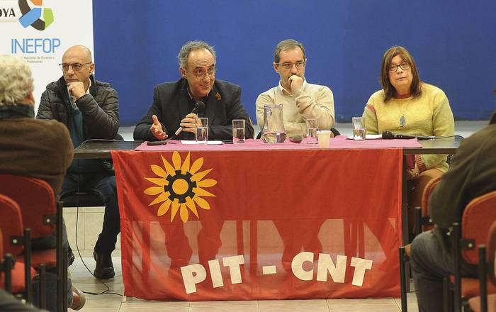 Seminario Ley de Negociación Colectiva - Proyecto de modificación y sus impactos, este jueves, en el PIT-CNT. · Foto: Federico Gutiérrez