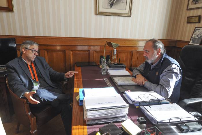 Rodrigo Arim y Jorge Gandini, en el Palacio Legislativo. · Foto: Federico Gutiérrez