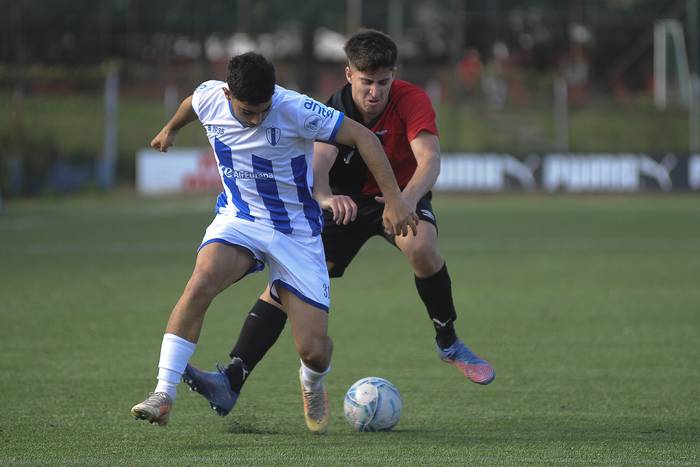 Juventud y Alto Perú, el 14 de julio, por la primera fase de la Copa Uruguay, en el estadio Parque Palermo, en Montevideo. · Foto: Federico Gutiérrez