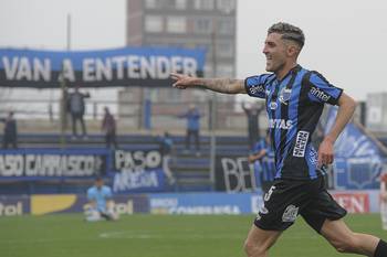 Gastón Martirena jugando para Liverpool en el estadio Belvedere (archivo, julio de 2022). · Foto: Federico Gutiérrez