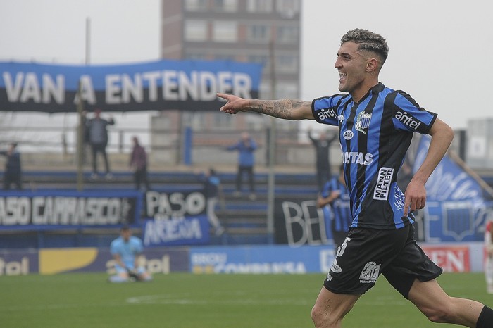 Gastón Martirena jugando para Liverpool en el estadio Belvedere (archivo, julio de 2022). · Foto: Federico Gutiérrez