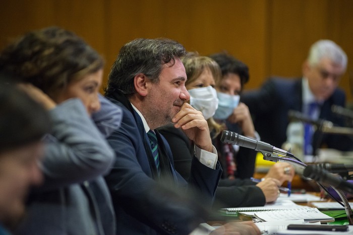 Comisión para informar a la Asamblea General la nómina de candidatos para la elección del Consejo Directivo de la Institución Nacional de Derechos Humanos y Defensoría del Pueblo, el 25 de julio, en el edificio anexo al Palacio Legislativo. · Foto: Alessandro Maradei