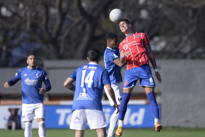 Central Español y Artigas, el Parque Palermo por la Copa AUF Uruguay. · Foto: Alessandro Maradei