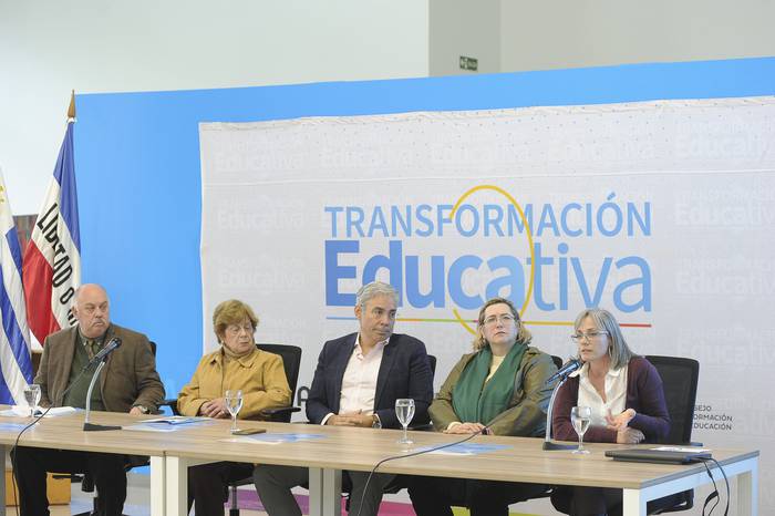 Autoridades de la educación, durante la presentación del Programa Internacional para la Evaluación de Estudiantes, el 12 de agosto. · Foto: Federico Gutiérrez