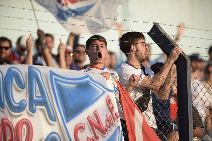 Hinchada de Nacional, en un partido correspondiente al Torneo Clausura 2022, en el estadio Belvedere, en Montevideo (archivo, agosto de 2022). · Foto: Alessandro Maradei