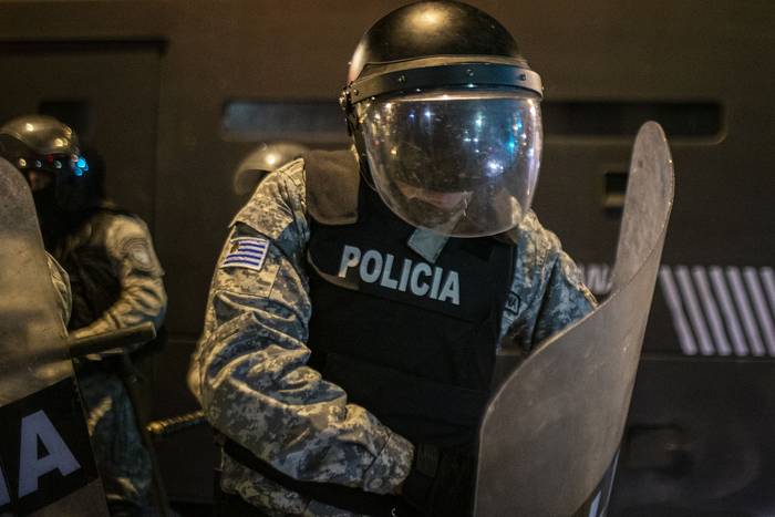 Foto principal del artículo 'Sindicato policial de Maldonado presentó denuncia penal por chalecos antibalas vencidos en uso' · Foto: Ernesto Ryan