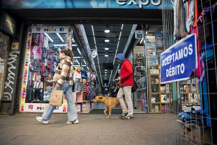 20220820 ECONOMIA caída de las ventas en el sector comercio y servicios