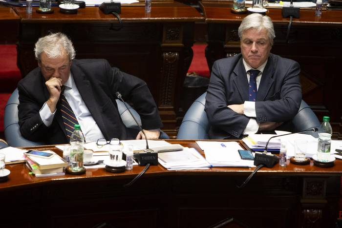 Los ministros Luis Alberto Heber y Francisco Bustillo interpelados en el Senado por el caso Marset (archivo, agosto de 2022). · Foto: .