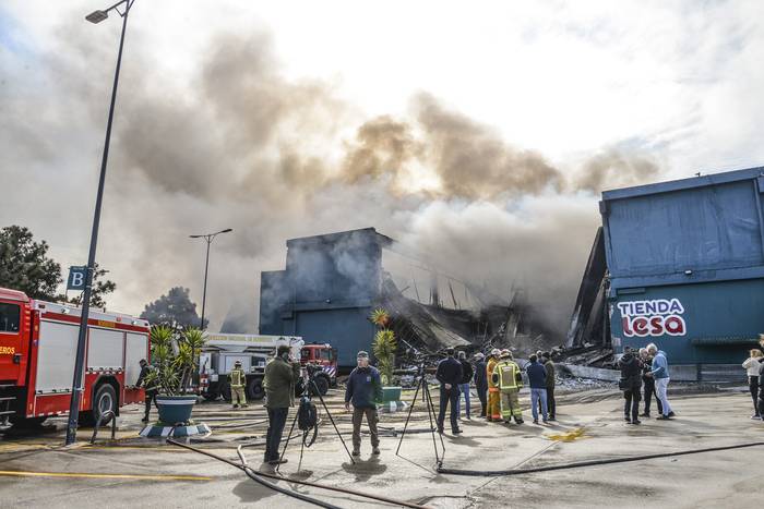 Incendio en Punta Shopping. (archivo, agosto de 2022)