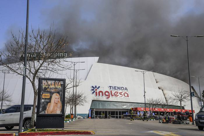 Incendio en Punta Shopping (archivo, agosto de 2022). · Foto: Natalia Ayala