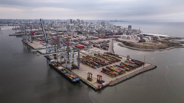 Puerto de Montevideo (archivo, agosto de 2022). · Foto: Ernesto Ryan