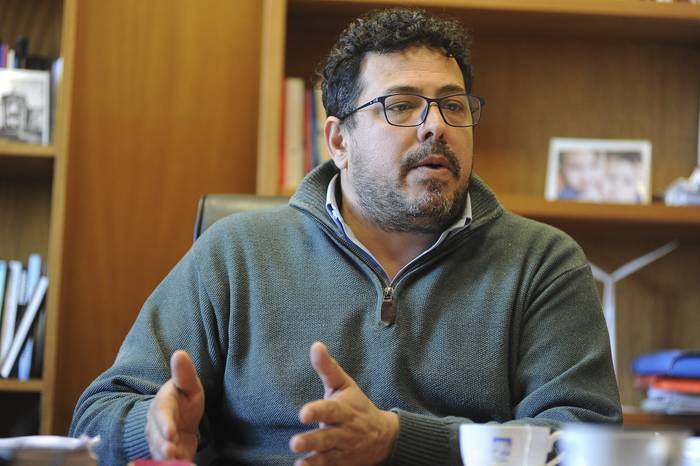 Alejandro Sánchez, el 2 de setiembre, en su despacho del Palacio Legislativo. · Foto: Federico Gutiérrez
