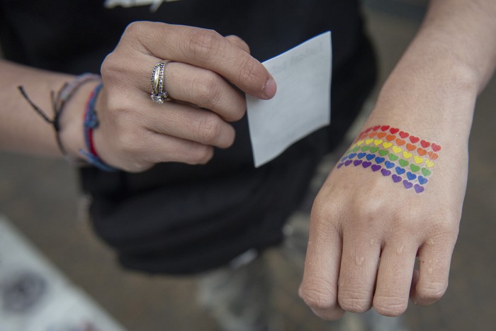 Previo a la Marcha de la Diversidad en la plaza de Cagancha (archivo, 2022). · Foto: Alessandro Maradei