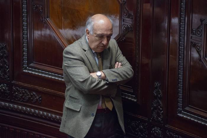 Guillermo Domenech, durante una sesión de la Cámara de Senadores en el Palacio Legislativo (archivo, octubre de 2022). · Foto: Alessandro Maradei