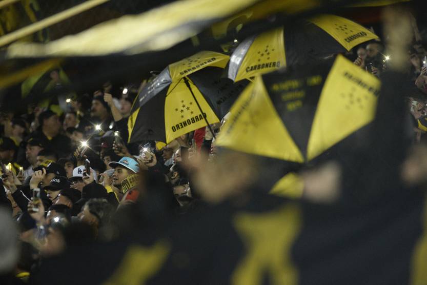 20250214 hinchada peñarol