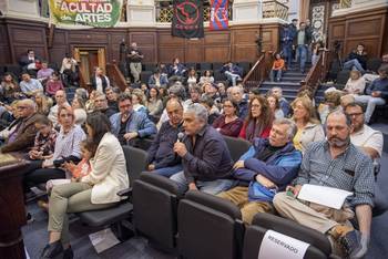 Asamblea General del Claustro de la Udelar en el Paraninfo, convocada para votar la reelección del rector Rodrigo Arim (archivo, octubre de 2022). · Foto: Martín Varela Umpiérrez