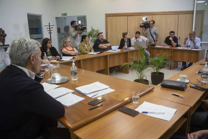 Reunión entre la Coordinadora de Sindicatos de la Enseñanza del Uruguay (CSEU), y la Administración Nacional de Educación Pública (ANEP), el 28 de octubre. · Foto: Alessandro Maradei