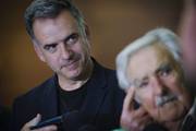 Yamandú Orsi y José Mujica (archivo, octubre de 2022).