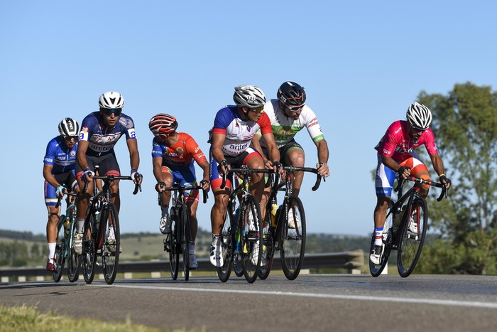 Ciclistas rumbo a Aigua (archivo, 2020) · Foto: Fernando Morán