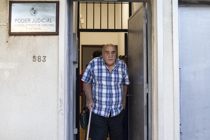 Alejandro Ferreira, en el  juzgado situado en la calle Baltasar Brum esquina Tomás Berreta, en Canelones (archivo, 2022). · Foto: Ernesto Ryan