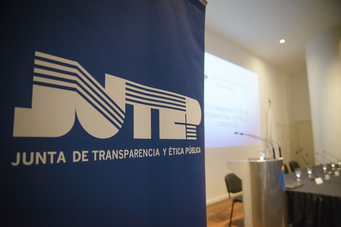 Foto principal del artículo 'Origen, cambios y cuestionamientos a la Junta de Transparencia y Ética Pública' · Foto: Mara Quintero