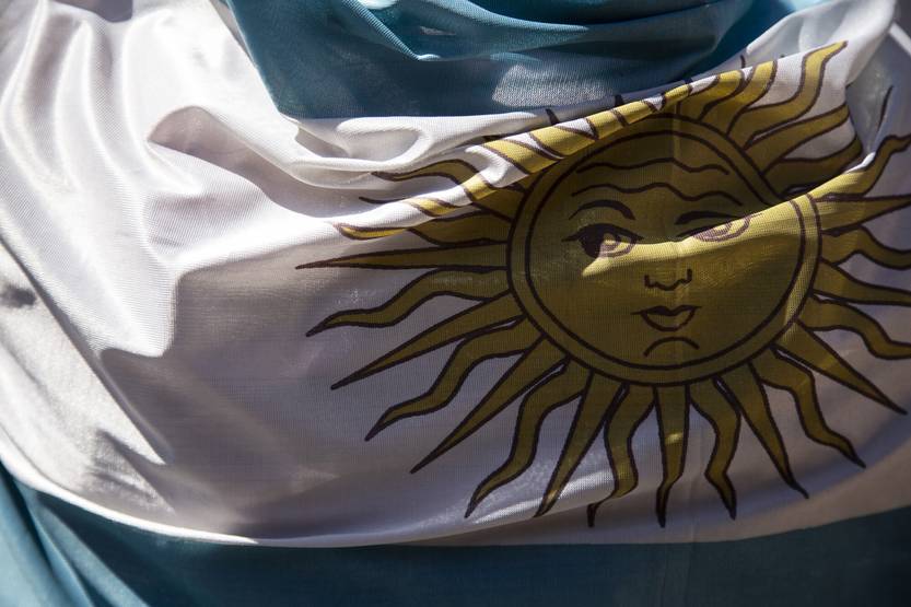 20231023 pol elecciones arg en uru