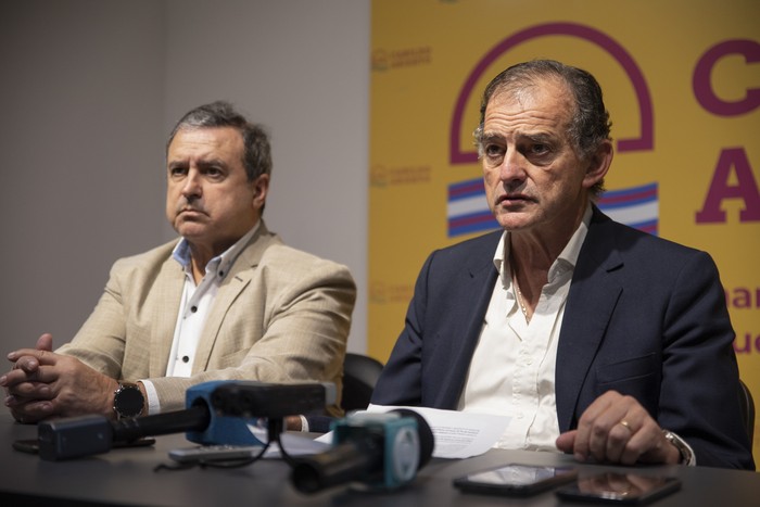 Raúl Lozano  y Guido Manini Ríos en Conferencia de Mesa Politica de Cabildo Abierto. ( archivo 20221214) · Foto: Martín Varela Umpiérrez