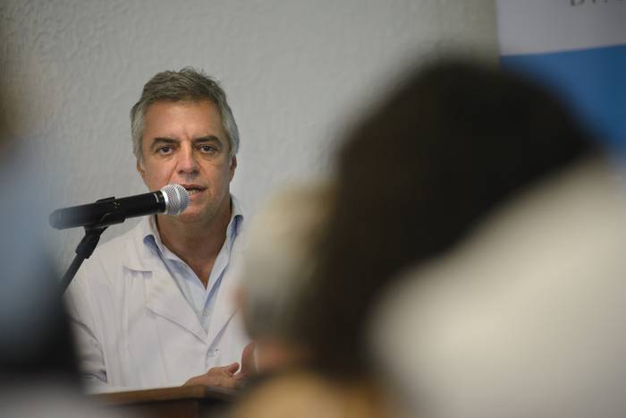 Álvaro Villar, durante una actividad en el Hospital de Clínicas (archivo, diciembre de 2022). · Foto: Mara Quintero