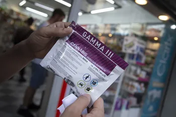 Venta de cannabis en farmacia (archivo, diciembre de 2022). · Foto: Camilo dos Santos
