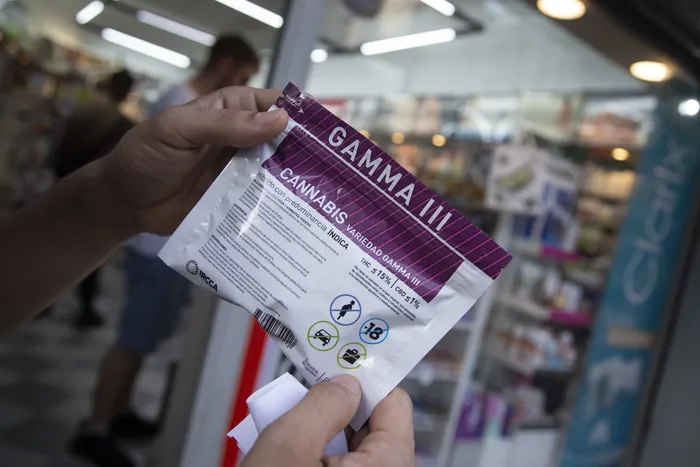 Venta de cannabis en farmacia (archivo, 2022). · Foto: Camilo dos Santos