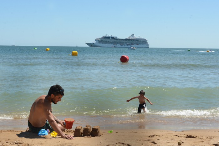 Playa Mansa de Punta del Este, Maldonado (archivo, enero de 2023). · Foto: Virginia Martínez  Díaz