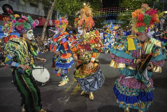 Murga Nos obligan a salir en el Desfile de Carnaval. (archivo, enero de 2023) · Foto: Martín Varela Umpiérrez