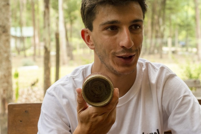 Gerónimo Olmando en el café La Resistencia. (archivo, diciembre de 2023) · Foto: Ignacio Dotti