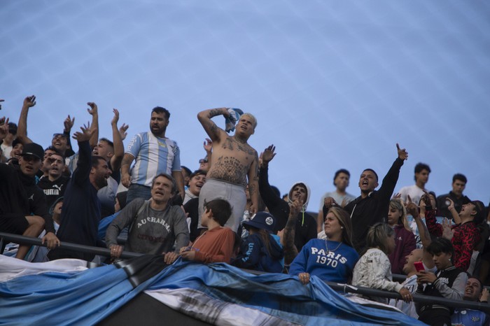 Hinchada de Cerro (archivo, febrero de 2023). · Foto: Camilo dos Santos