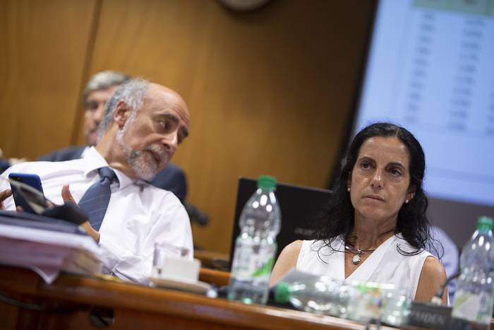 Pablo Mieres y Azucena Arbeleche en el Parlamento (07.02.2023). · Foto: Camilo dos Santos