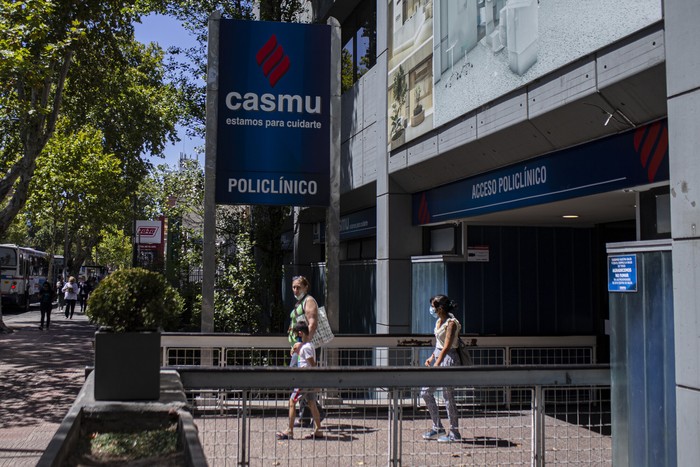 Sede del Casmu de la calle 8 de Octubre, en Montevideo (archivo, 2023). · Foto: Ernesto Ryan