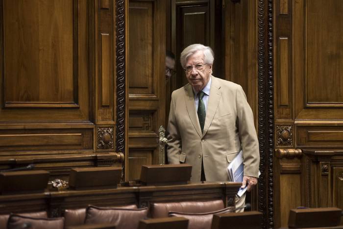 Danilo Astori, en la  la Comisión Permanente del Parlamento (archivo, febrero de 2019). · Foto: .