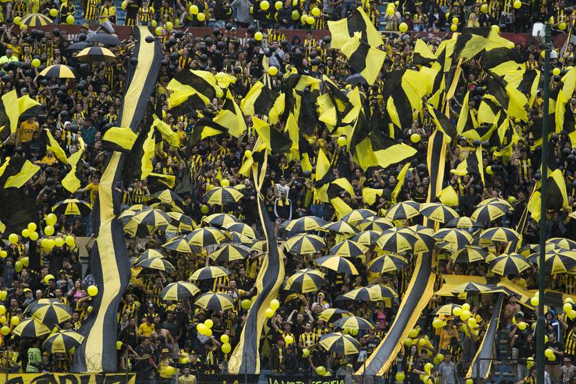 20211011 hinchada peñarol