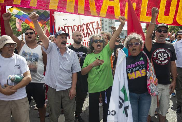 Movilización en el marco del acto convocado por el PIT-CNT, el 23 de marzo, en Montevideo. · Foto: Alessandro Maradei