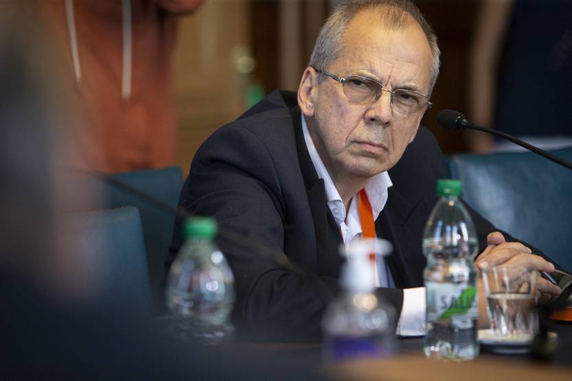 20230328 pol comisión carrera